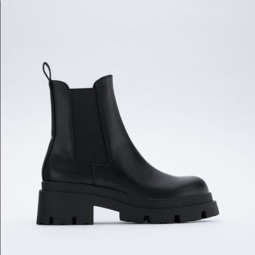 ZARA Low Heeled Lug Sole Boot Size 39/Size 8